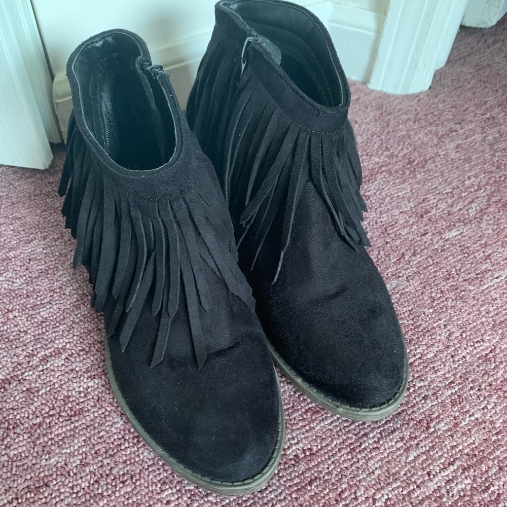 Adorable Black Fringe Ankle Boots